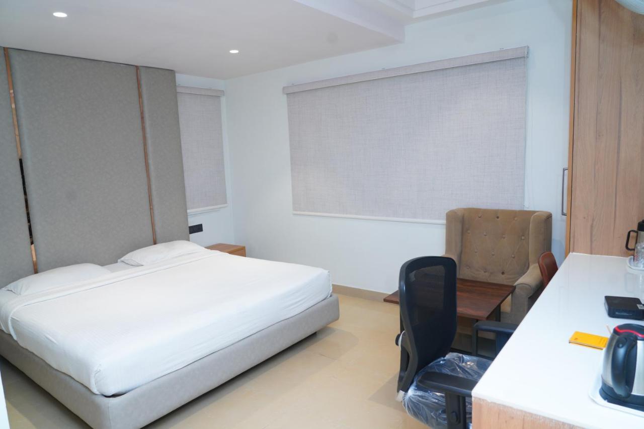 Hotel Kinara Grand ハイデラバード エクステリア 写真